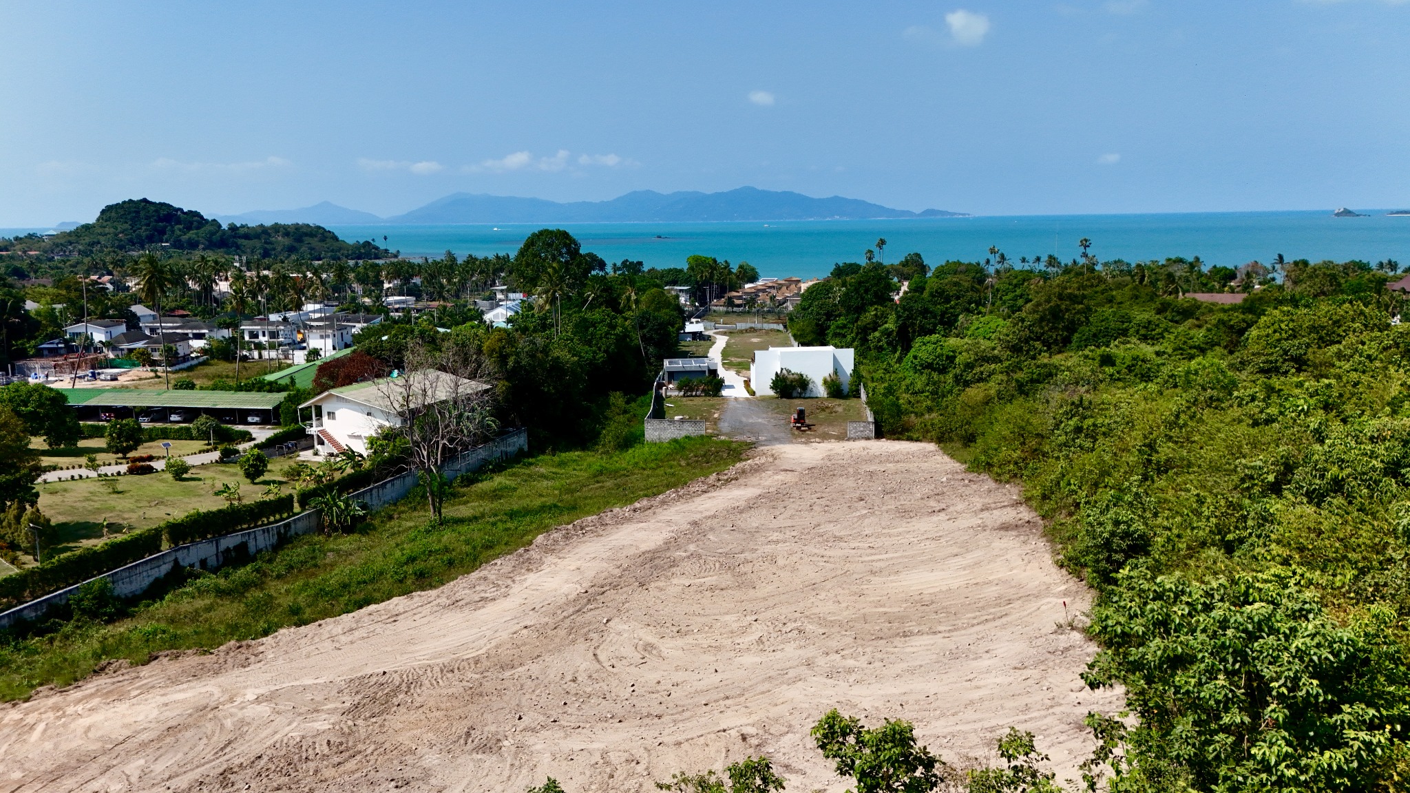 Panorama sul mare e Koh Phangan dalla parte alta del terreno